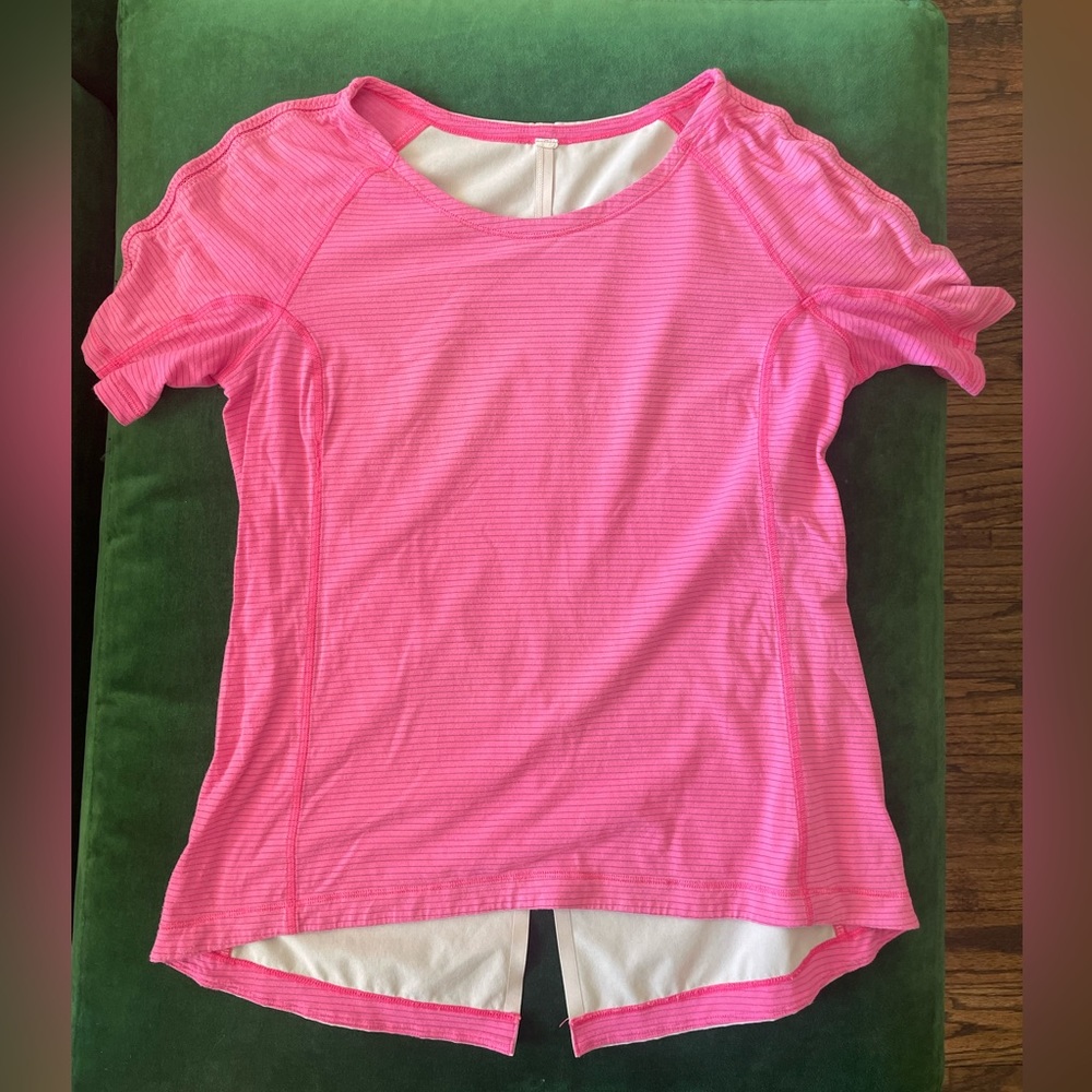 Lululemon workout tee